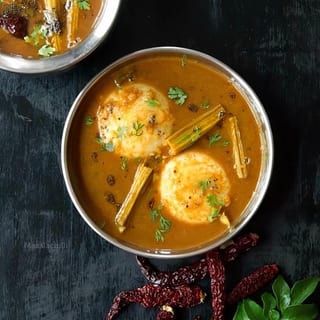 Idli Sambar (3 Pieces)